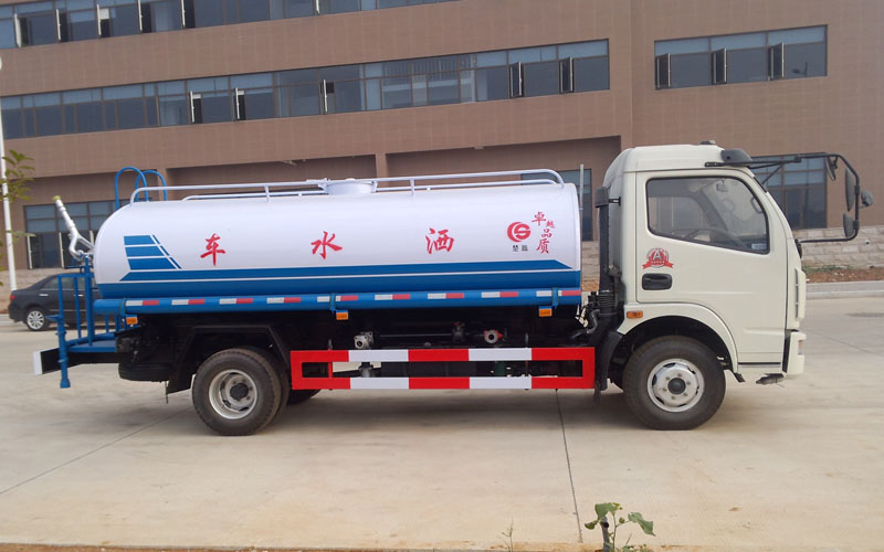 9方多利卡灑水車