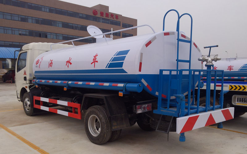 東風(fēng)多利卡灑水車9立方