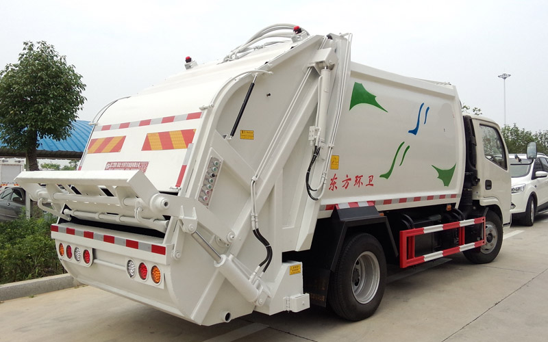 東風(fēng)福瑞卡6方壓縮垃圾車pg (4).jpg